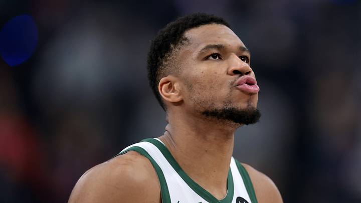 Milwaukee Bucks v Los Angeles Clippers