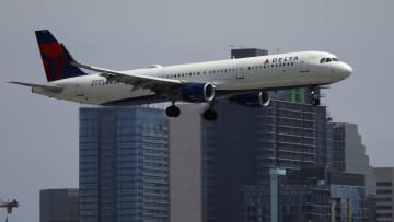 Delta Airlines Approaches San Diego International Airport