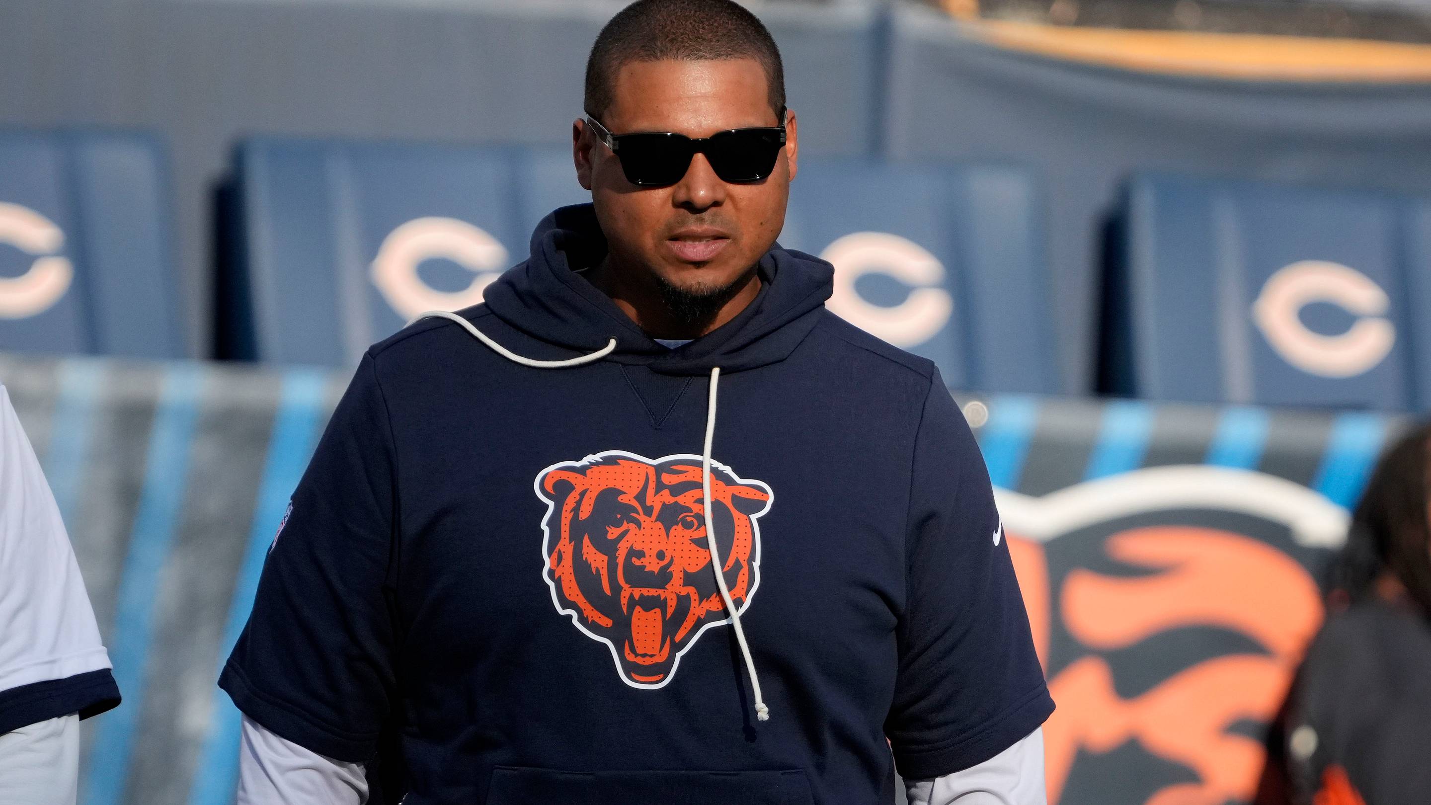 Bears Can Pick Bones of the Eagles, Colts Before the NFL Trade Deadline