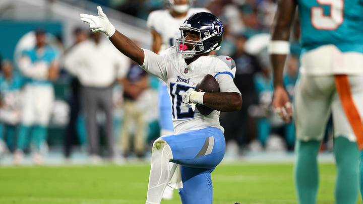 Tennessee Titans v Miami Dolphins