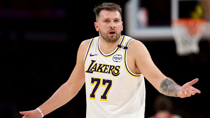 Chicago Bulls v Los Angeles Lakers