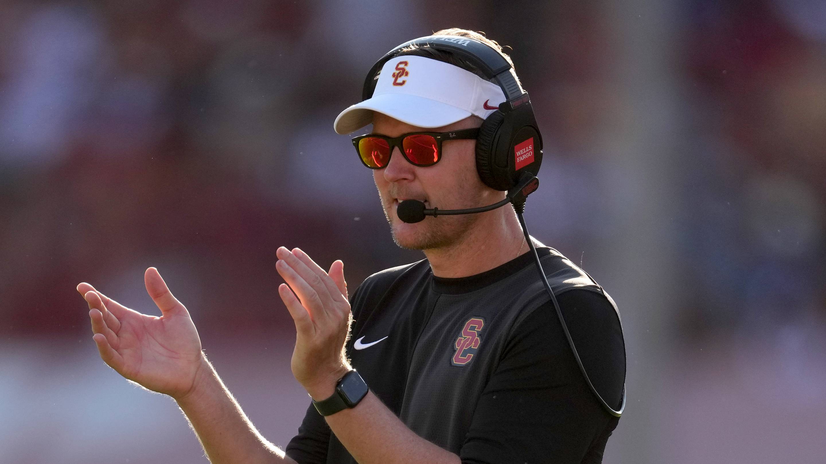 USC Makes Splashy Uniform Statement After Oregon Reveals Jersey Combination
