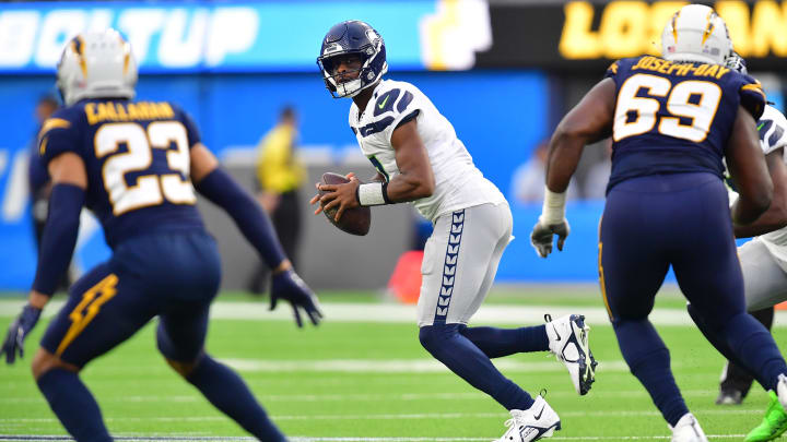 Seahawks QB Geno Smith plays against the Los Angeles Chargers