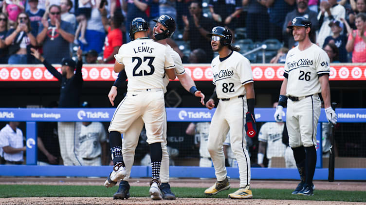 Toronto Blue Jays v Minnesota Twins