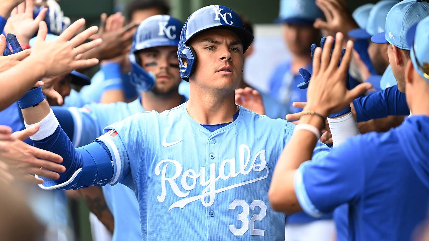 最も驚くべきチーム、名簿の異動、不確実な将来