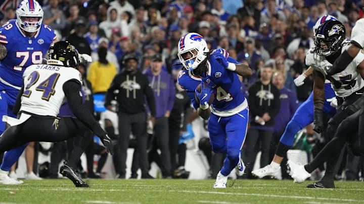 Sep 7, 2025; Orchard Park, New York, USA; Buffalo Bills running back James Cook (4) runs the ball during the third quarter against the Baltimore Ravens Sep 7, 2025; Orchard Park, New York, USA; Buffalo Bills running back James Cook (4) runs the ball during the third quarter against the Baltimore Ravens