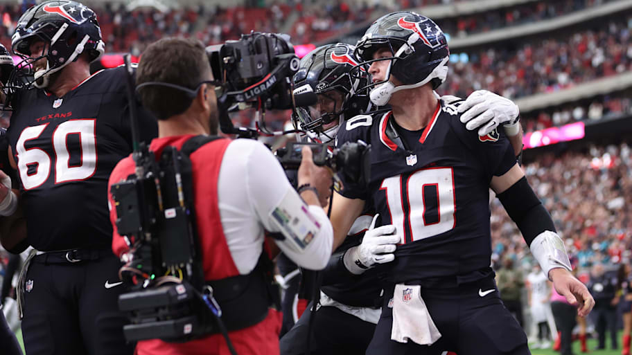 Texans quarterback Davis Mills 