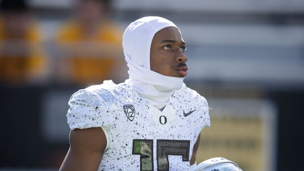 Oregon Ducks wide receiver Tez Johnson (15) against the Arizona State Sun Devils at Mountain America Stadium. Mandatory Credi