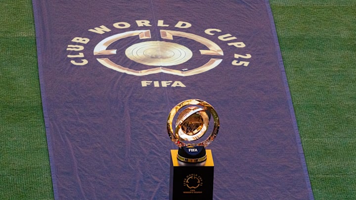 Troféu estará em disputa no domingo Troféu estará em disputa no domingo