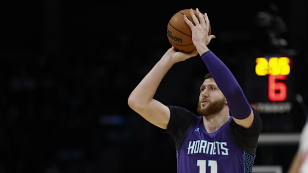 April 6, 2025; Charlotte, North Carolina, United States; Charlotte Hornets Center Jusuf Nurkic (11) draws against the Chicago Bulls Duri