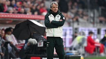 Werder-Trainer Horst Steffen am Seitenrand in Mainz