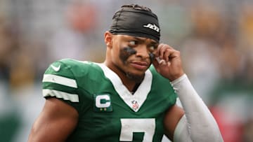 NY Jets quarterback Justin Fields