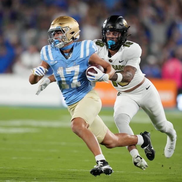  UCLA Bruins wide receiver Logan Loya