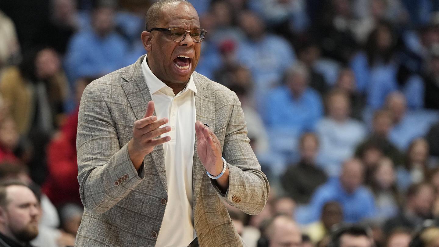 Hubert Davis Watches Dual-Sport UNC Basketball Target Bulldoze Foes