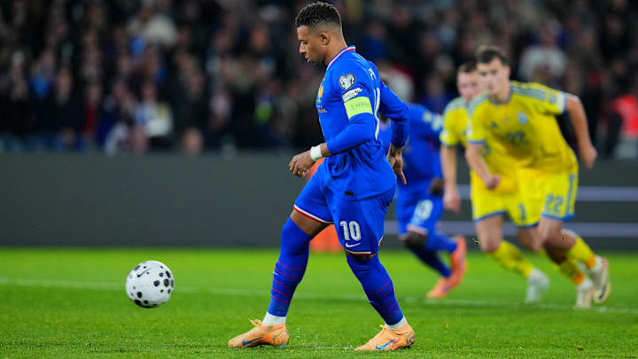 La panemka de Kylian Mbappé suffit aux Bleus pour l'emporter face à l'Ukraine, et se qualifier au Mondial