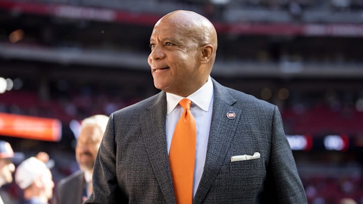 Bears president Kevin Warren urges legislators in Illinois to pass the mega project and aid construction of a new Bears stadium.