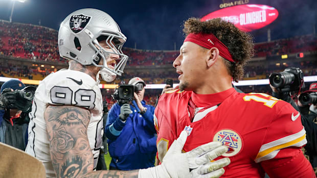 Las Vegas Raiders defensive end Maxx Crosby (98) 