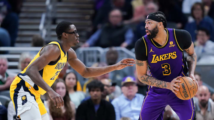 Anthony Davis, Los Angeles Lakers and  Jalen Smith, Indiana Pacers