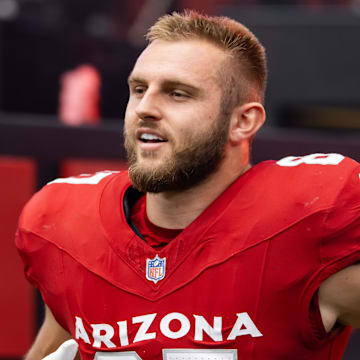 Sep 29, 2024; Glendale, Arizona, USA; Arizona Cardinals tight end Tip Reiman (87) against the Washington Commanders at State Farm Stadium. Mandatory Credit: Mark J. Rebilas-Imagn Images