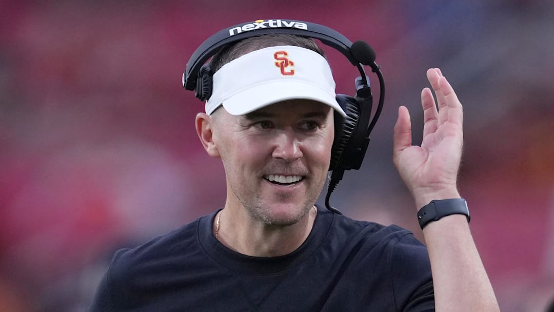 Sep 2, 2023; Los Angeles, California, USA; Southern California Trojans head coach Lincoln Riley reacts against the Nevada Wolf Pack in the second half at United Airlines Field at Los Angeles Memorial Coliseum. Mandatory Credit: Kirby Lee-Imagn Images Sep 2, 2023; Los Angeles, California, USA; Southern California Trojans head coach Lincoln Riley reacts against the Nevada Wolf Pack in the second half at United Airlines Field at Los Angeles Memorial Coliseum. Mandatory Credit: Kirby Lee-Imagn Images