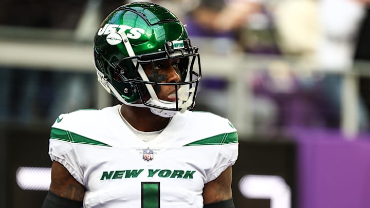 Dec 4, 2022; Minneapolis, Minnesota, USA; New York Jets cornerback Sauce Gardner (1) looks on before the game against the Minnesota Vikings at U.S. Bank Stadium