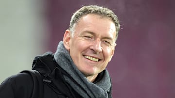 Heart of Midlothian v Celtic - William Hill Premiership - Tynecastle Park Chris Sutton ahead of the William Hill Premiership match at Tynecastle Park, Edinburgh. Picture date: Saturday November 23, 2024. Use subject to restrictions. Editorial use only, no commercial use without prior consent from rights holder. PUBLICATIONxNOTxINxUKxIRL Copyright: xStevexWelshx 78297799