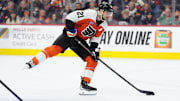 Feb 22, 2025; Philadelphia, Pennsylvania, USA; Philadelphia Flyers center Scott Laughton (21) controls the puck on a breakaway against the Edmonton Oilers in the third period at Wells Fargo Center. Mandatory Credit: Kyle Ross-Imagn Images