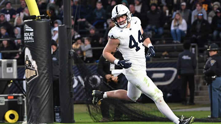 Penn State Nittany Lions tight end Tyler Warren (44)