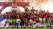 Milan celebrando el título de campeón de la liga italiana