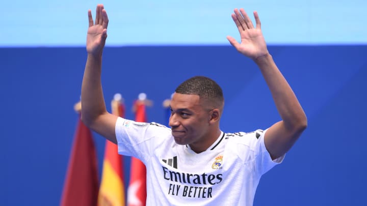 Kylian Mbappé hier lors de sa présentation devant le public du Santiago-Bernabeu