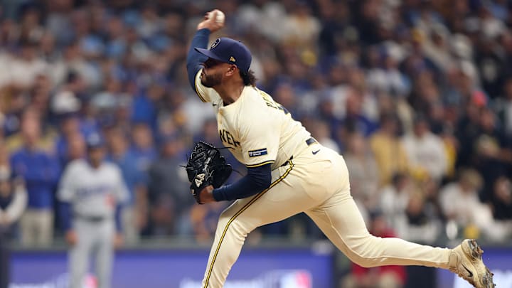 National League Championship Series - Los Angeles Dodgers v Milwaukee Brewers - Game Two