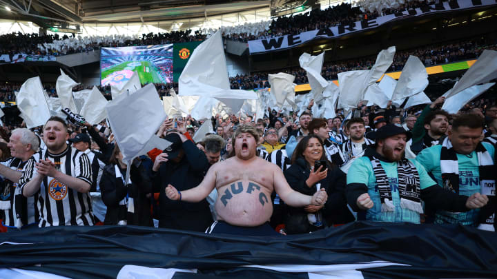 Magpies-Fans im Wembley beim Ligapokal-Finale