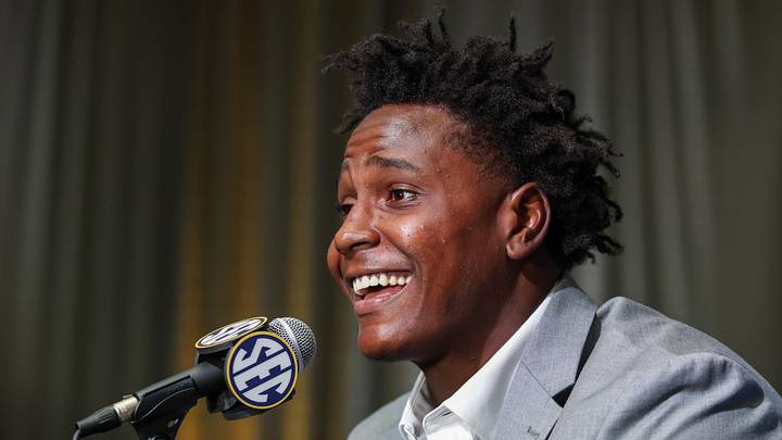 Missouri Tigers defensive end Zion Young
