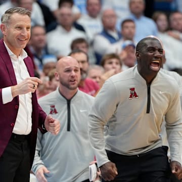 Dec 4, 2024; Chapel Hill, North Carolina, USA; Alabama Crimson Tide head coach Nate Oats reacts in the second half at Dean E. Smith Center. Mandatory Credit: Bob Donnan-Imagn Images