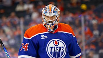 Edmonton Oilers goaltender Stuart Skinner (74)