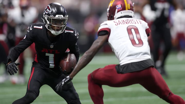 Sep 28, 2025; Atlanta, Georgia, USA; Atlanta Falcons wide receiver Darnell Mooney (1) runs against Washington Commanders cornerback Mike Sainristil (0) Sep 28, 2025; Atlanta, Georgia, USA; Atlanta Falcons wide receiver Darnell Mooney (1) runs against Washington Commanders cornerback Mike Sainristil (0)