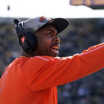 Nov 16, 2024; Berkeley, California, USA; Syracuse Orange head coach Fran Brown argues an official’s call during the first quarter against the California Golden Bears at California Memorial Stadium. 