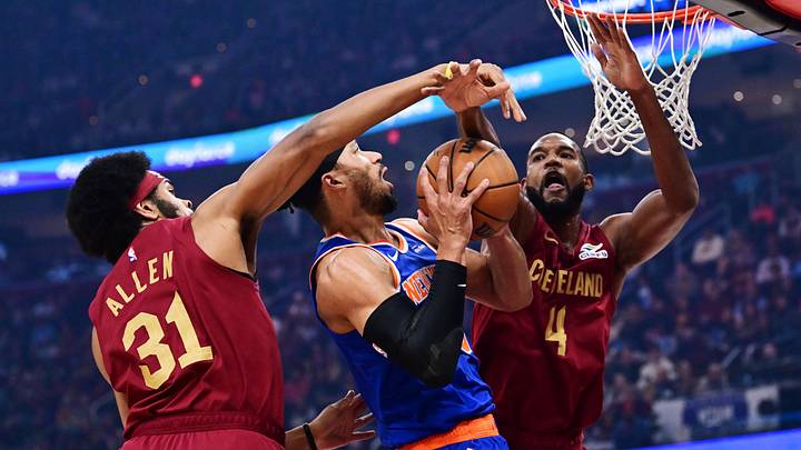 Cleveland Cavaliers' Jarrett Allen and Evan Mobley.