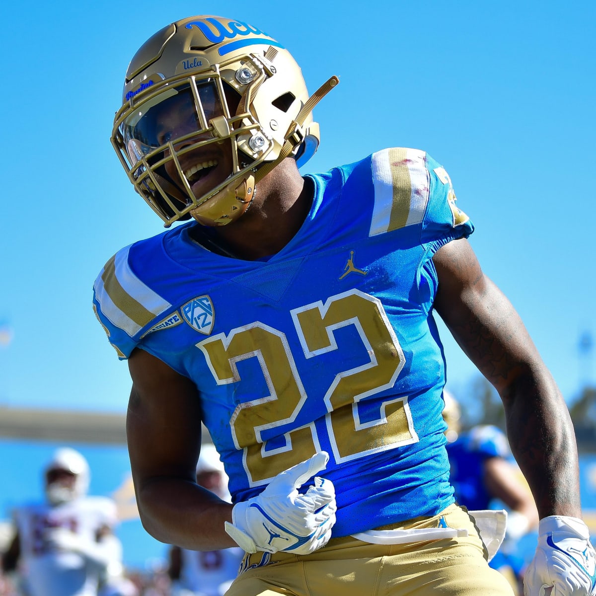 希少☆UCLA コラボ【Nike】ジョーダン フットボール ジャージ UCLA Bruins Show Off Amazing Player-Exclusive Air Jordans