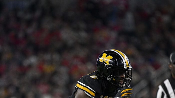 Dec 29, 2023; Arlington, TX, USA; Missouri Tigers defensive lineman Darius Robinson (6) in action