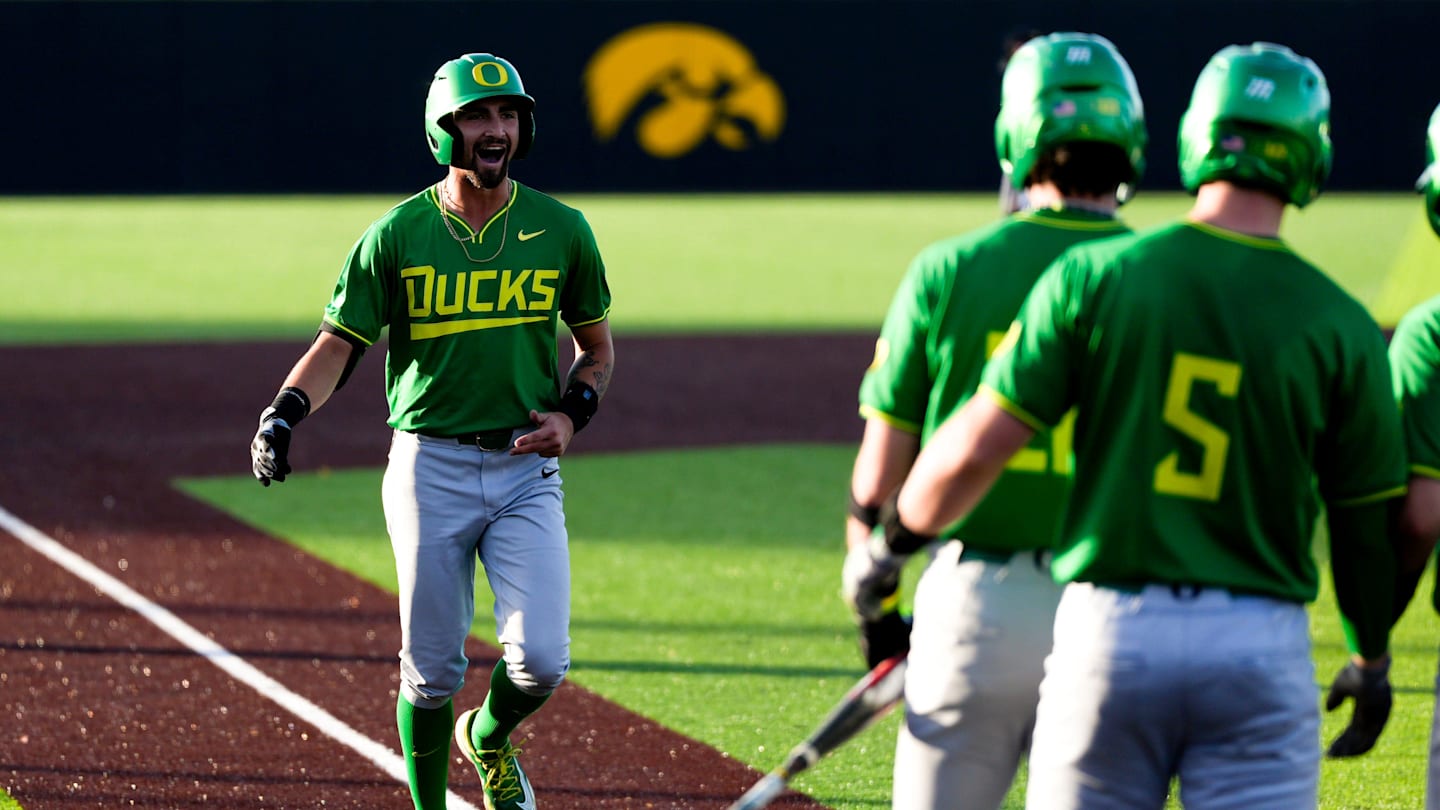 Oregon Baseball Clinches Big Ten Title In First Season