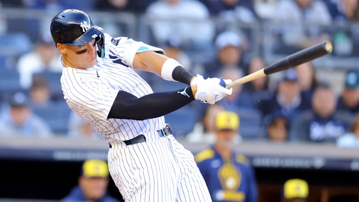 Aaron Judge fue uno de los cañoneros de Yankees que pegó jonrón consecutivo ante Néstor Cortés y los Cerveceros