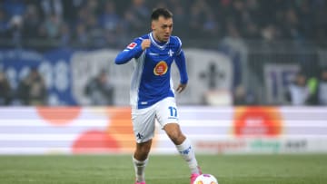Der Club baggert an Julian Justvan