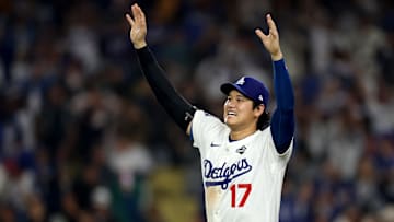 World Series - Toronto Blue Jays v Los Angeles Dodgers - Game Three