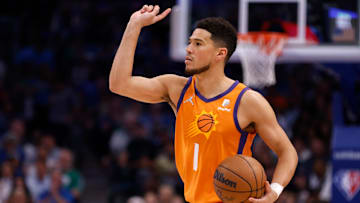 Booker viene de promediar 26.8 puntos por partido