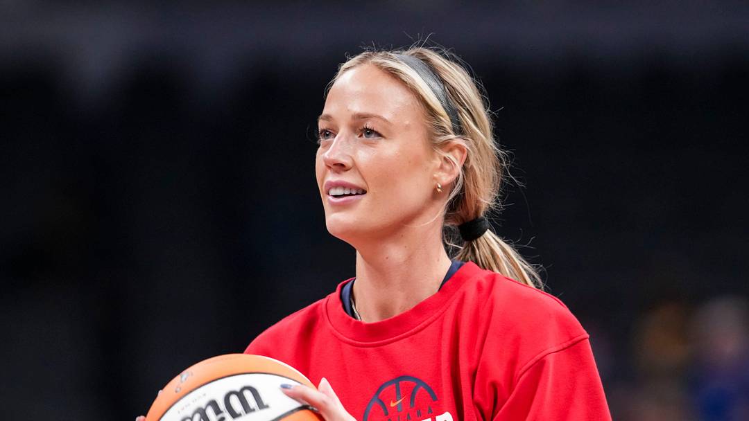 Indiana Fever guard Sophie Cunningham (8)