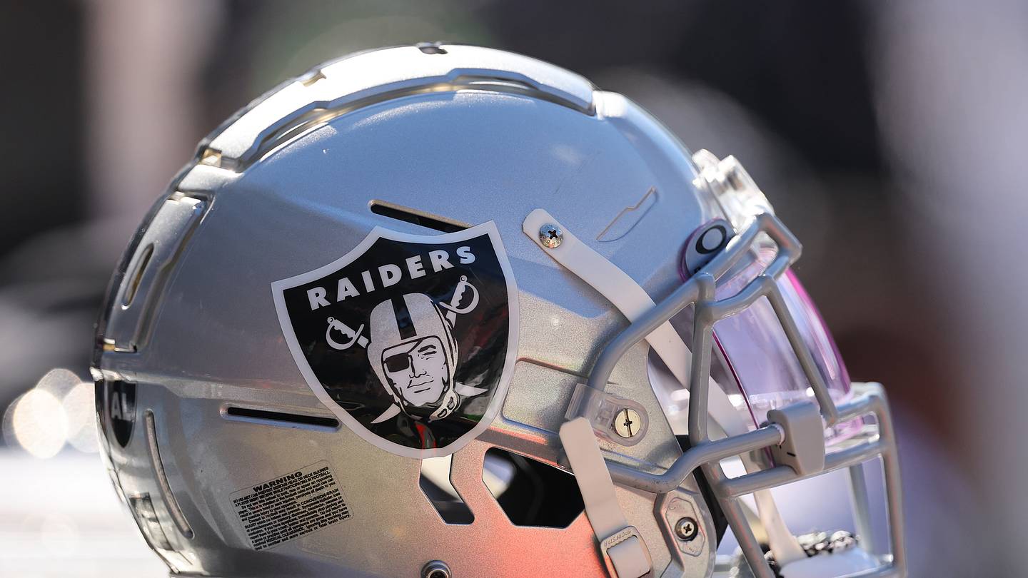 All eyes on this Raiders defensive player to bounce back in 2024 - Vimarsana News