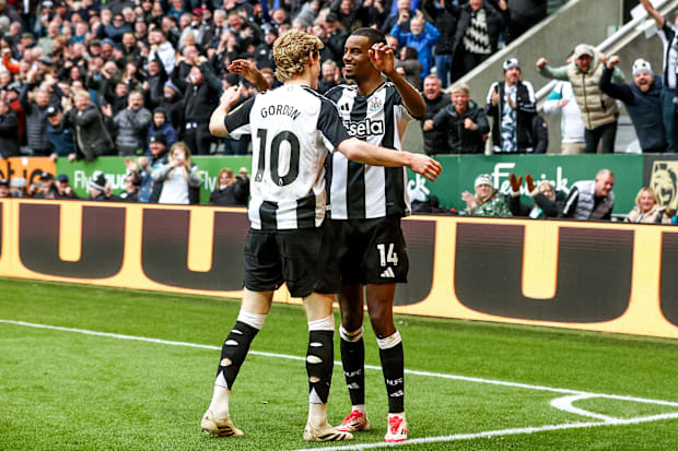 Anthony Gordon, Alexander Isak