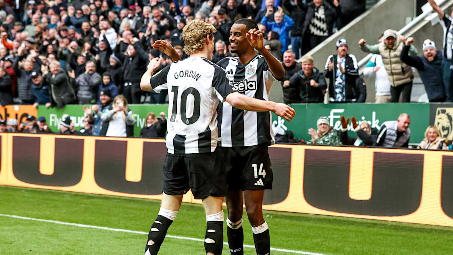 Anthony Gordon, Alexander Isak