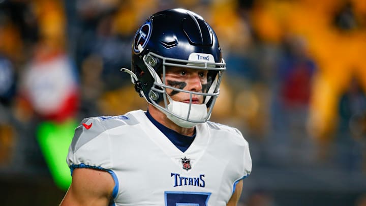 Tennessee Titans v Pittsburgh Steelers